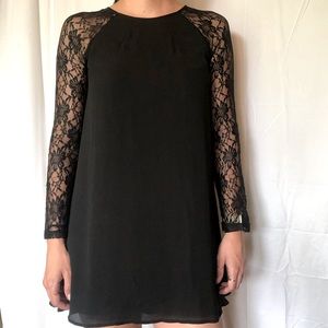 LACE SLEEVE DRESS 🖤